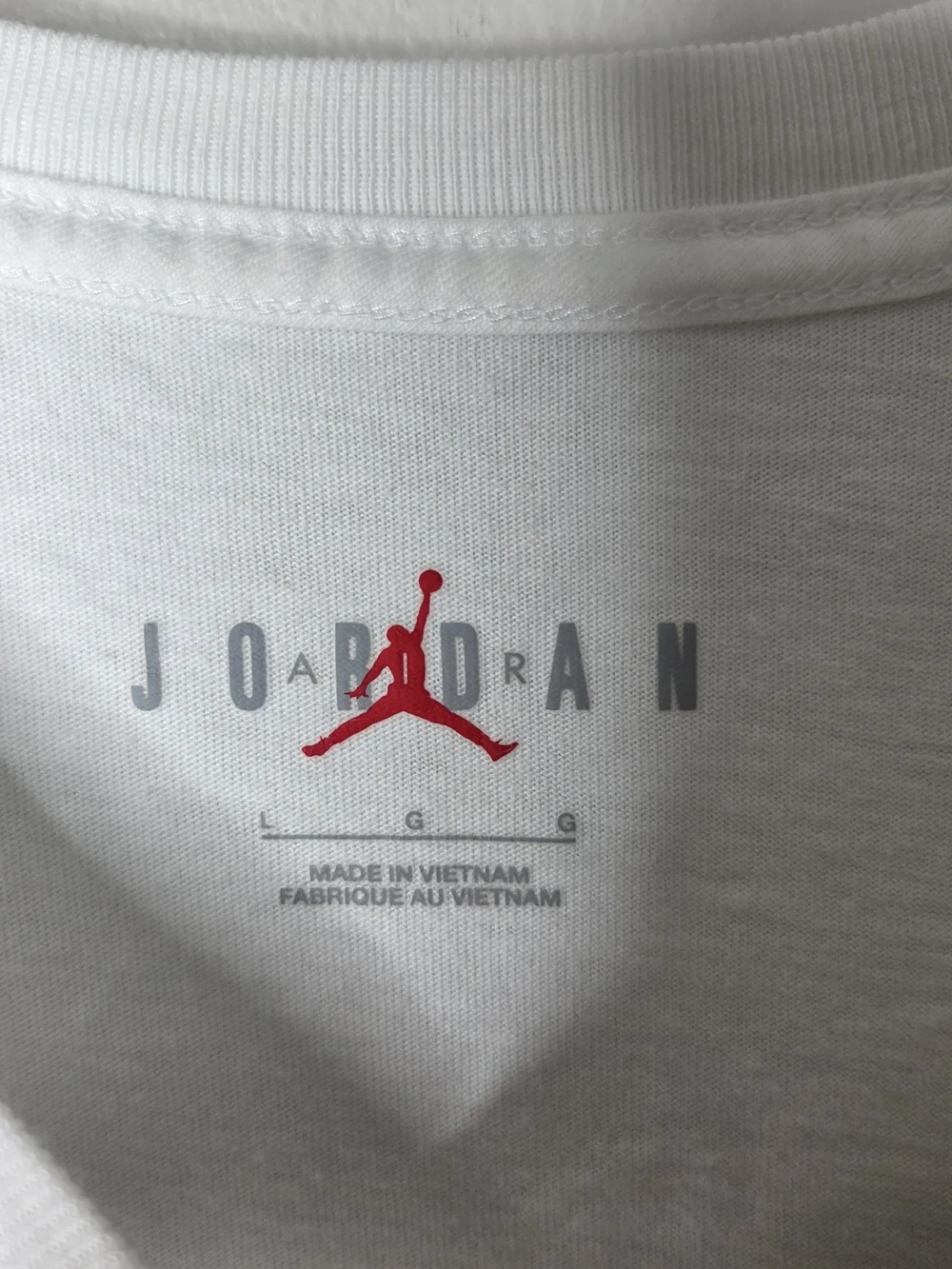 Jordan White Men's Graphic Basketball Jump T-Shirt